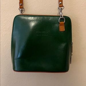 Vera Pelle Sling bag